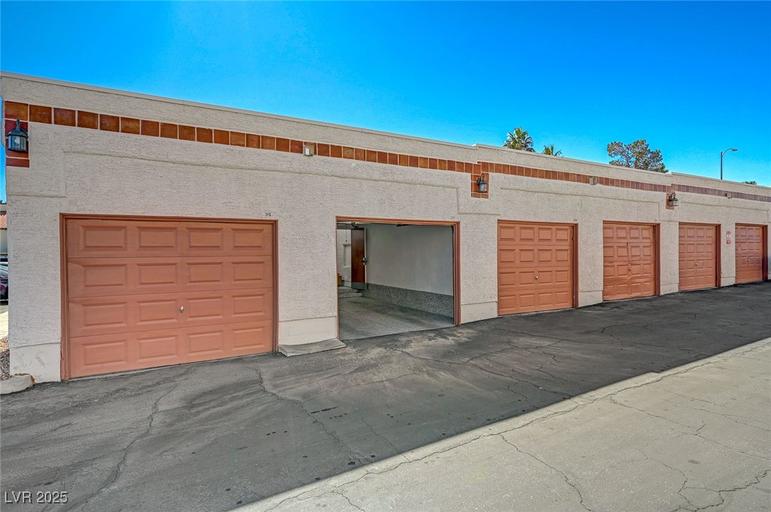 1800 Edmond Street 215