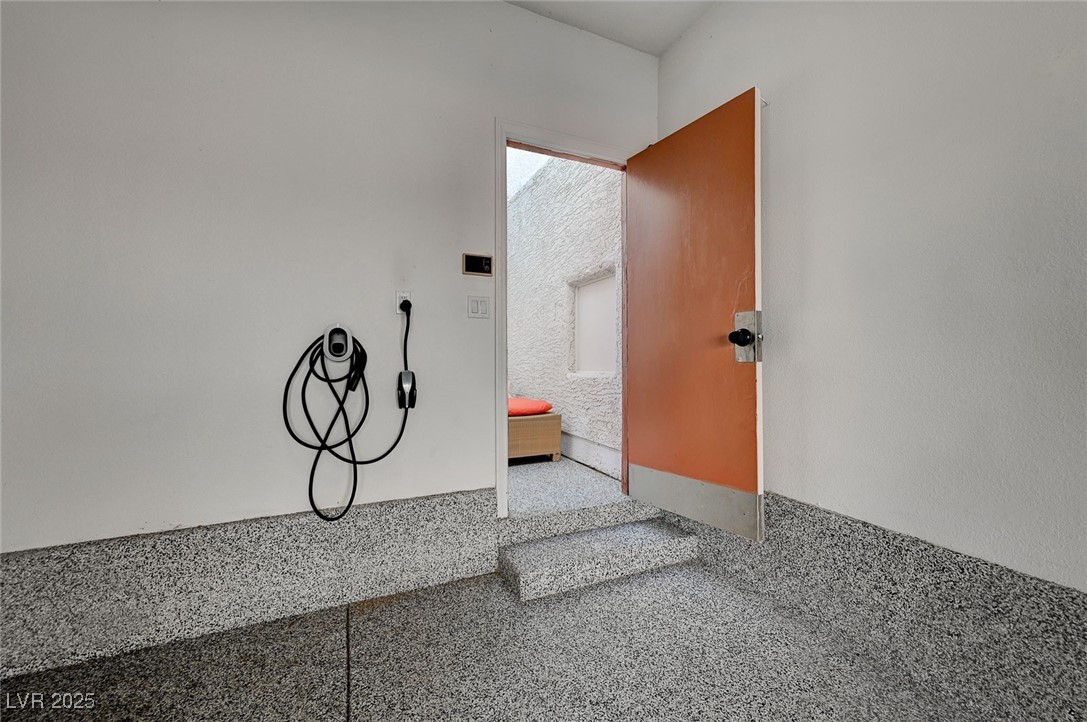 1800 Edmond Street 215