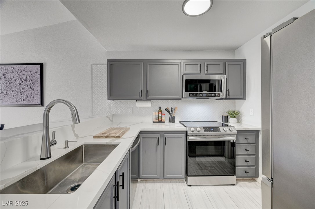 1800 Edmond Street 215