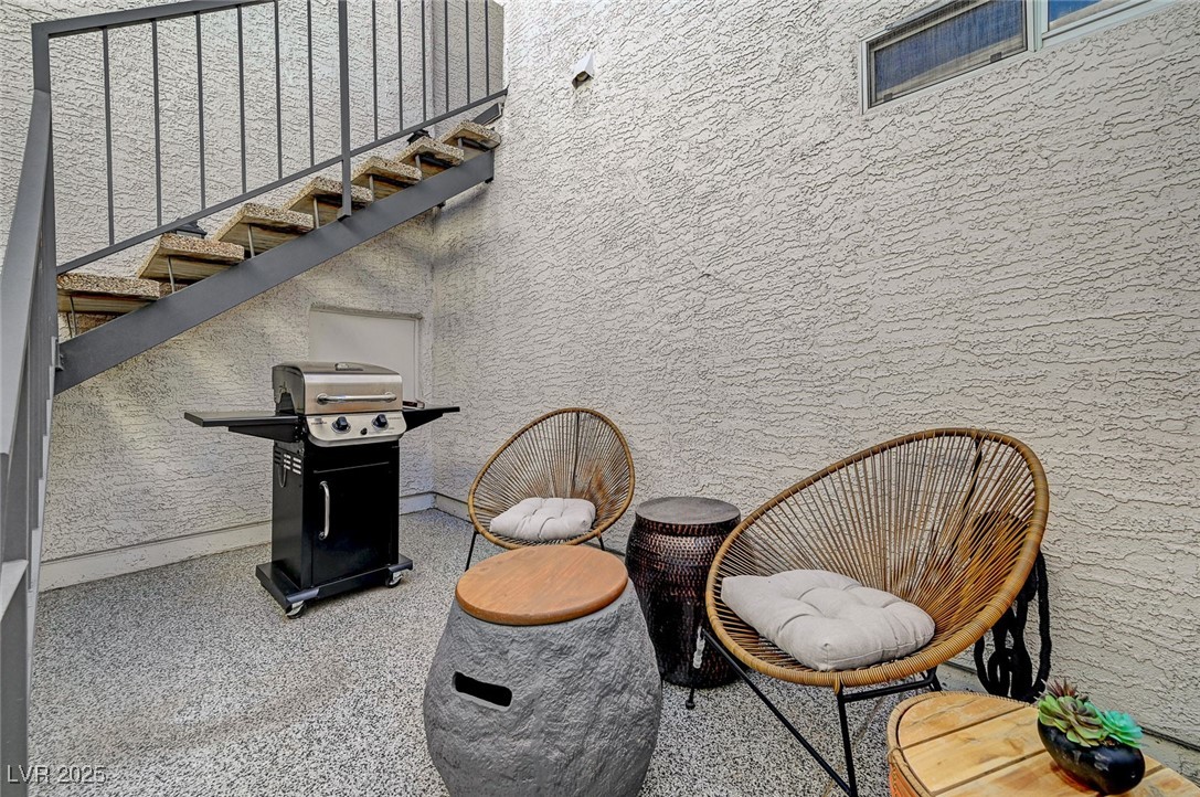 1800 Edmond Street 215