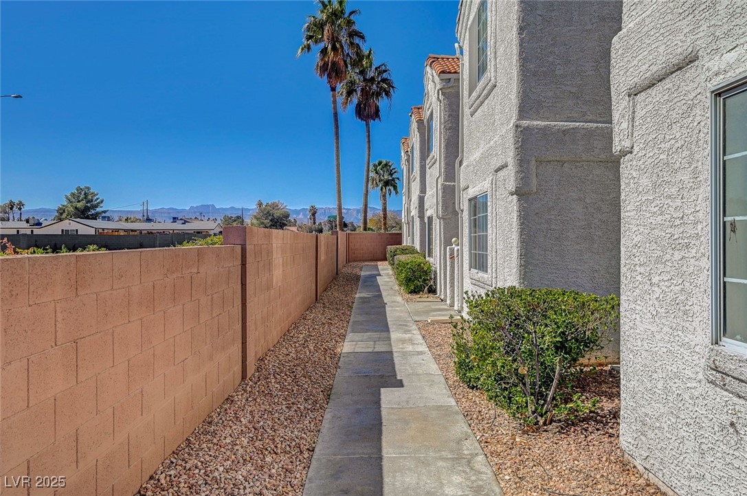 1800 Edmond Street 215