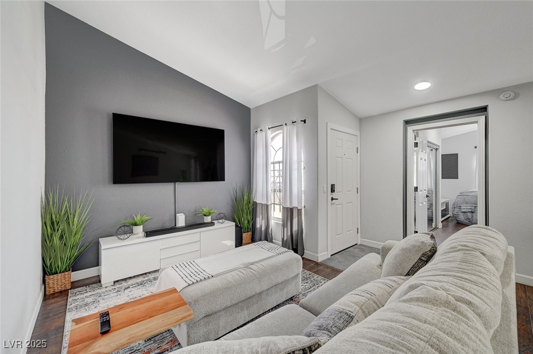 1800 Edmond Street 215