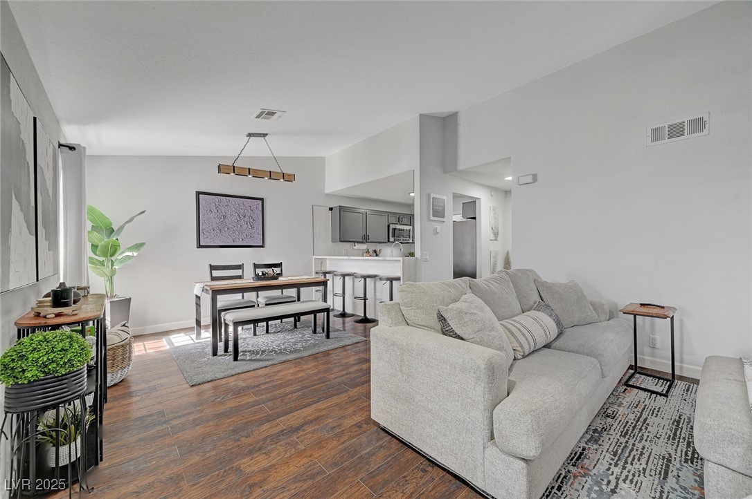 1800 Edmond Street 215