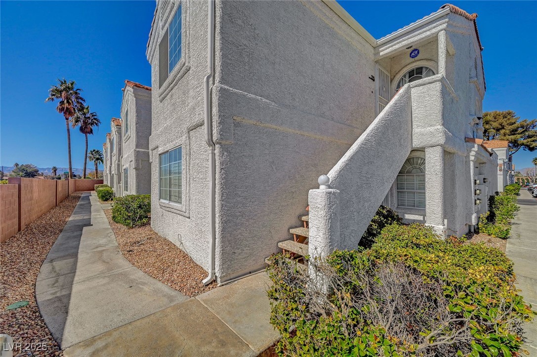 1800 Edmond Street 215