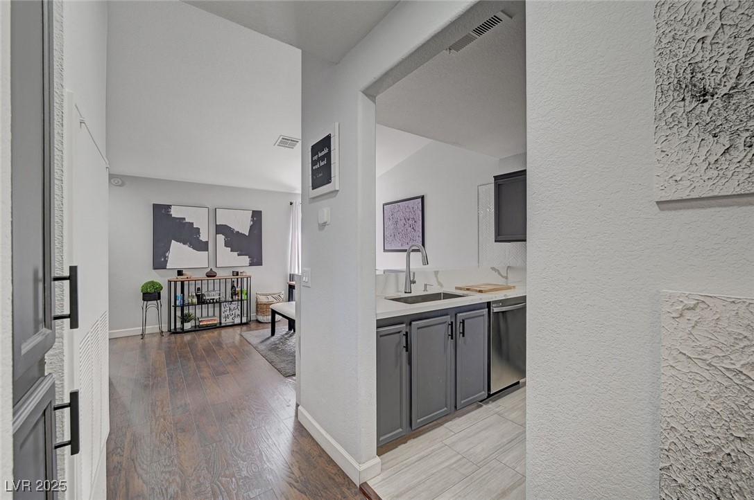 1800 Edmond Street 215