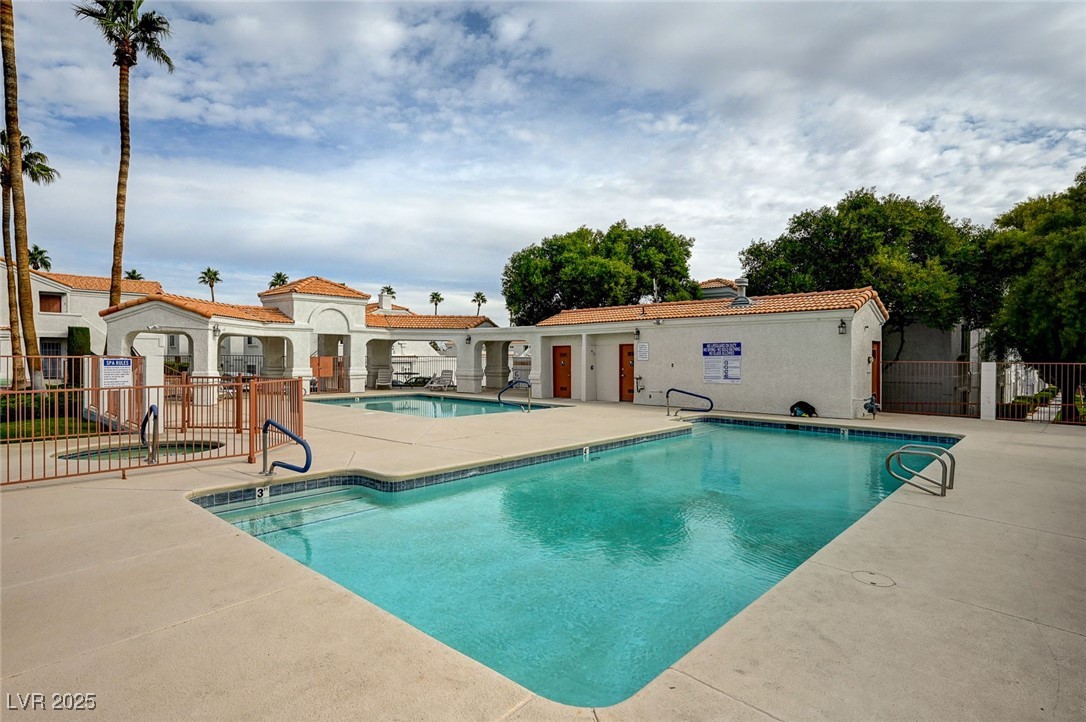 1800 Edmond Street 215