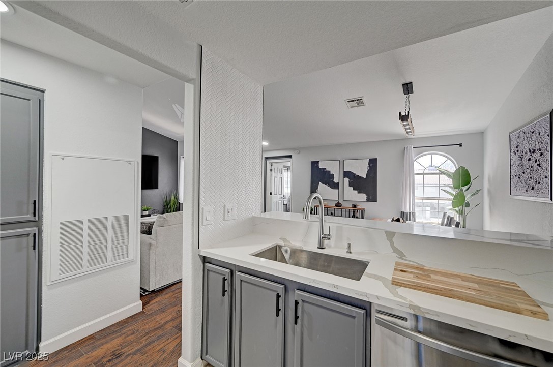 1800 Edmond Street 215