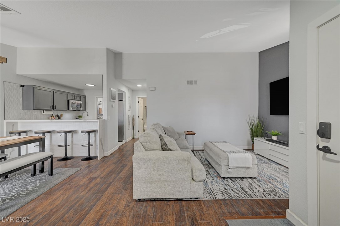 1800 Edmond Street 215