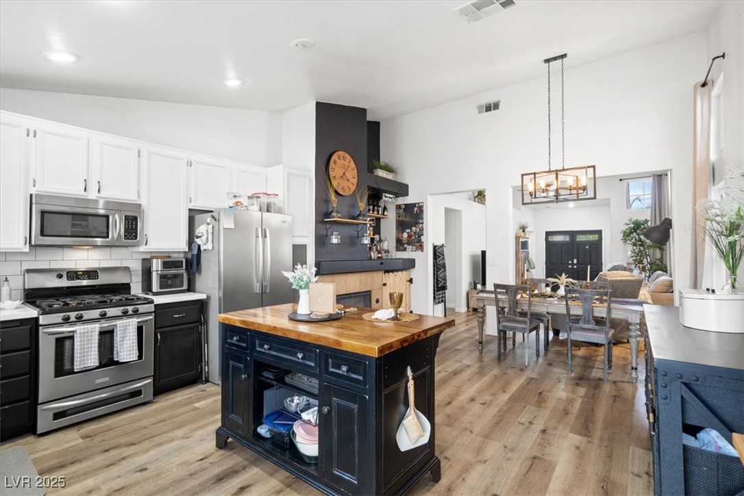 1924 Falling Tree Avenue