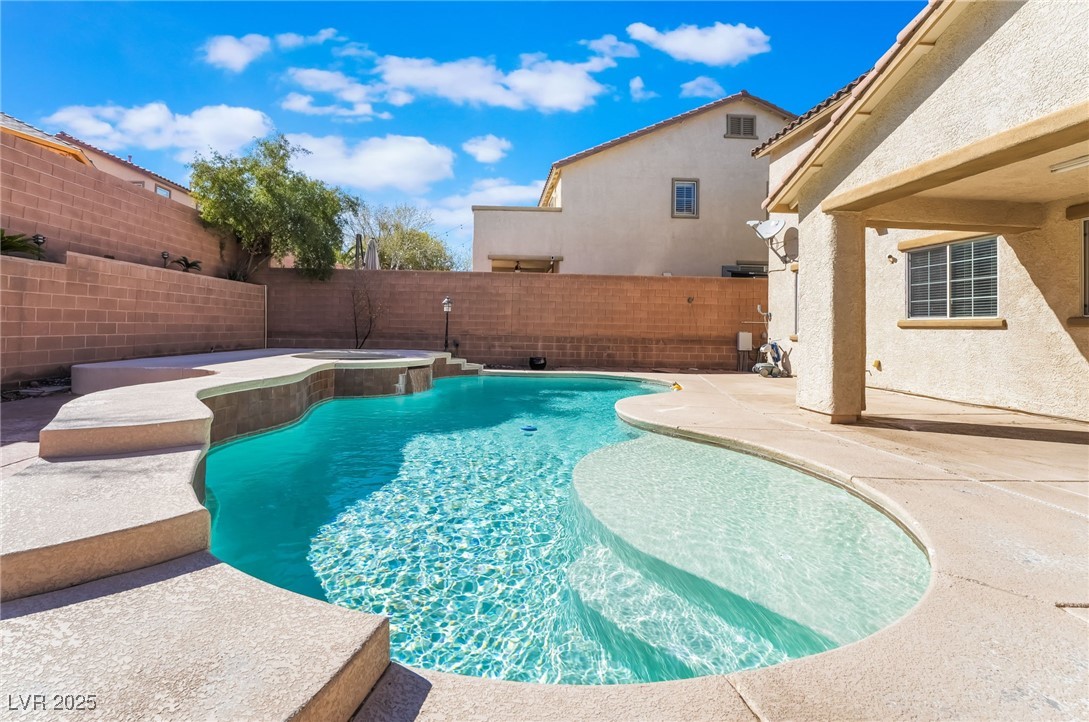 63 Crescent Palm Court