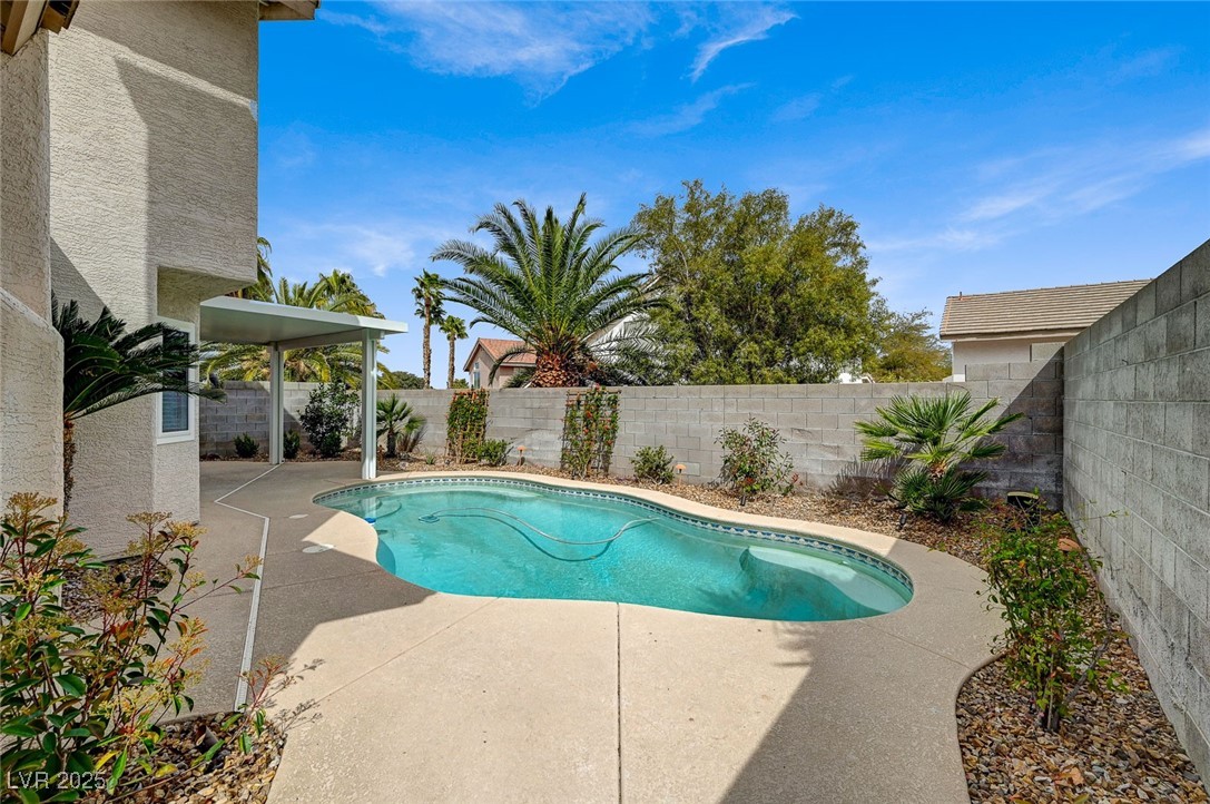 2061 Smoketree Village Circle