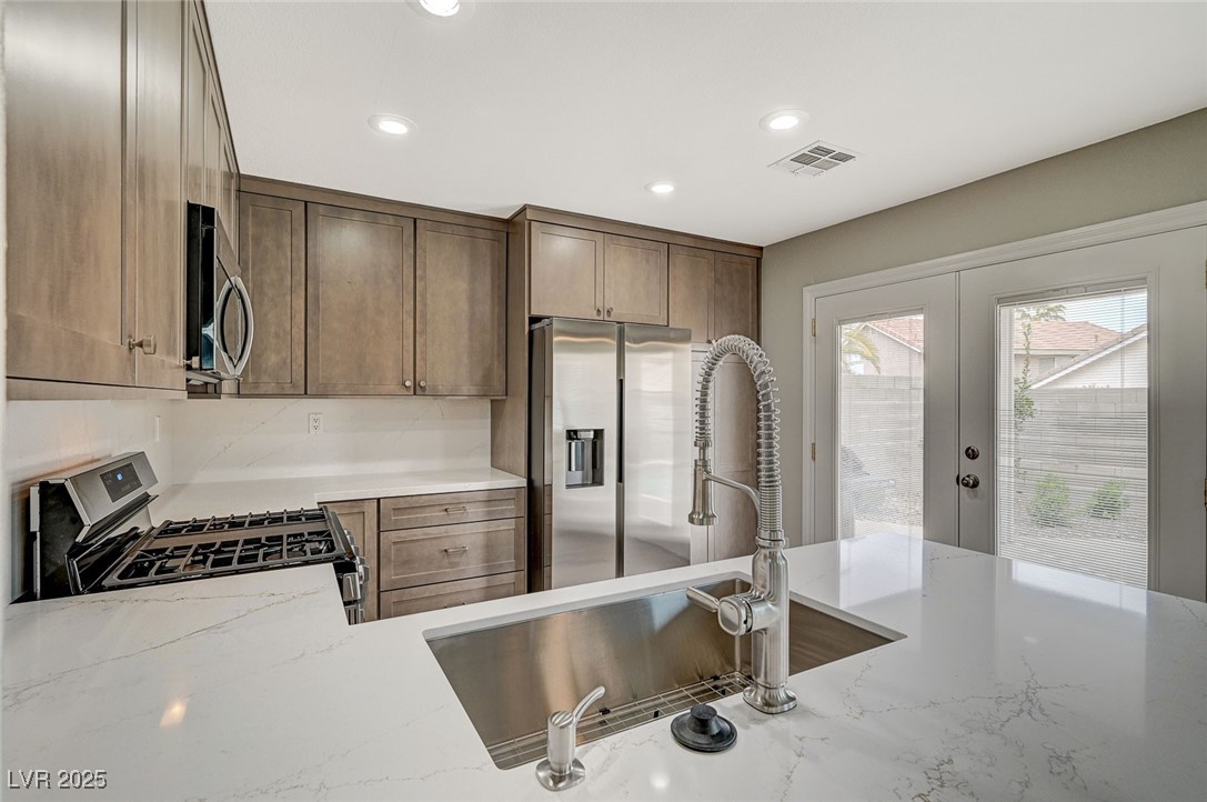 2061 Smoketree Village Circle