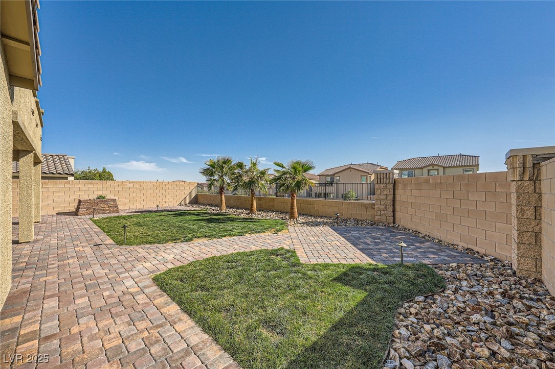 10173 Skye Saddle Avenue