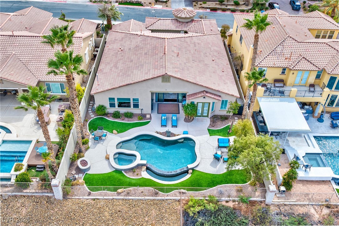 2824 Soaring Peak Avenue