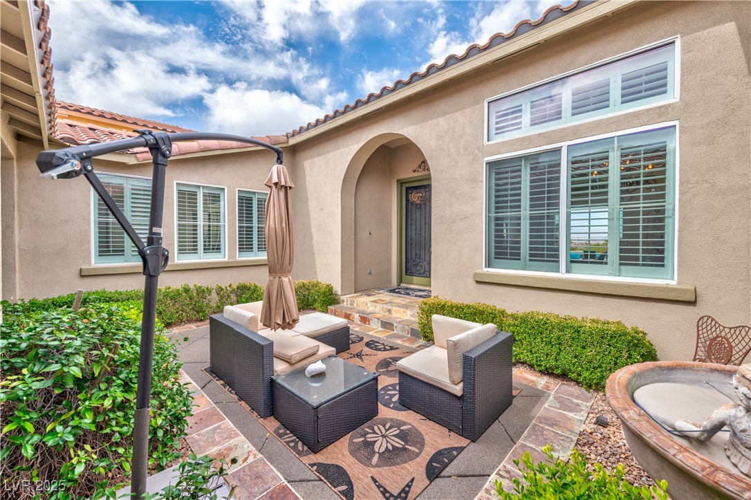 2824 Soaring Peak Avenue
