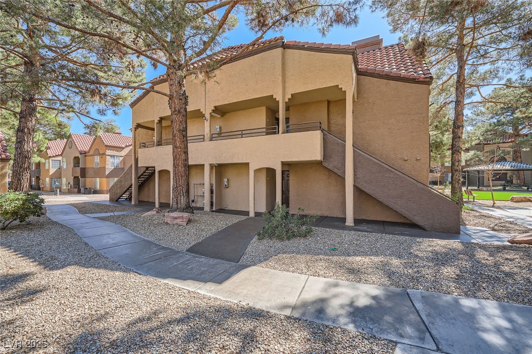 2200 South Fort Apache Road 2153