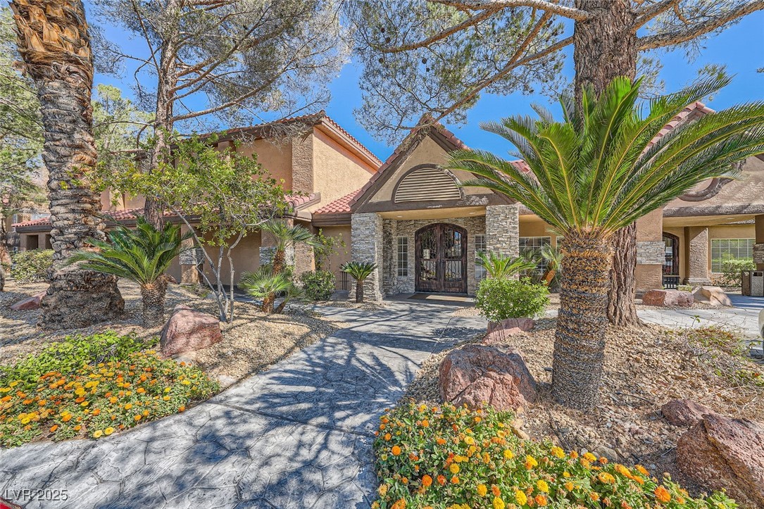 2200 South Fort Apache Road 2153