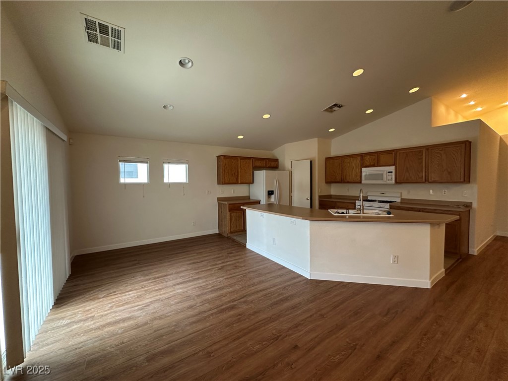 4643 Mountain Tree Street