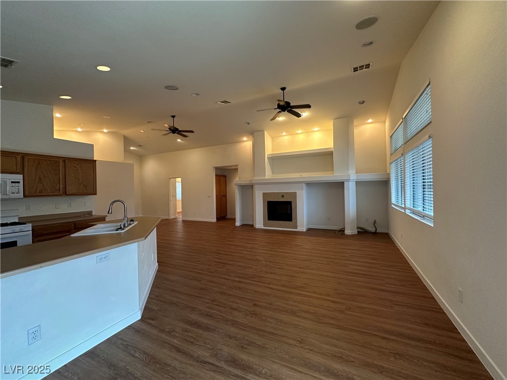 4643 Mountain Tree Street