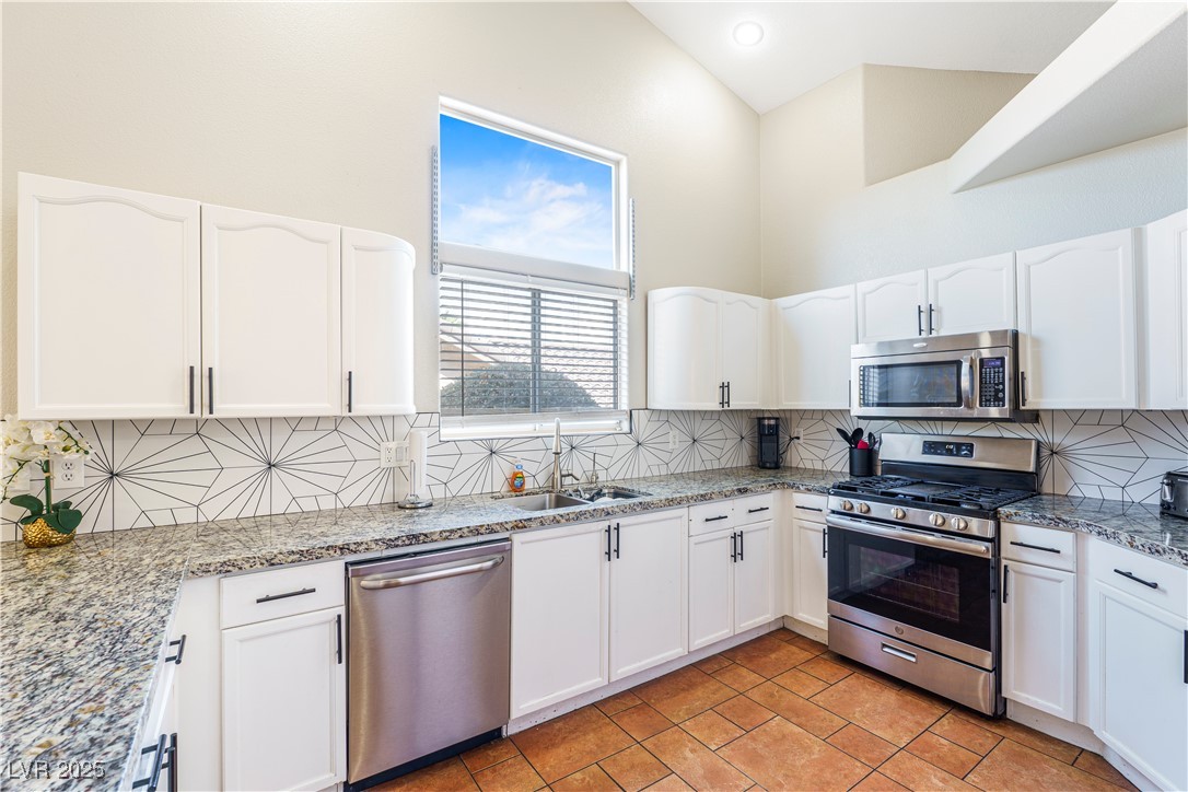 124 Beach Oak Avenue