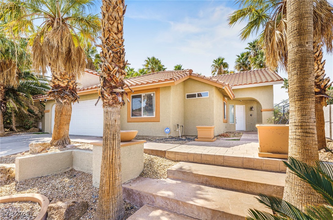 124 Beach Oak Avenue