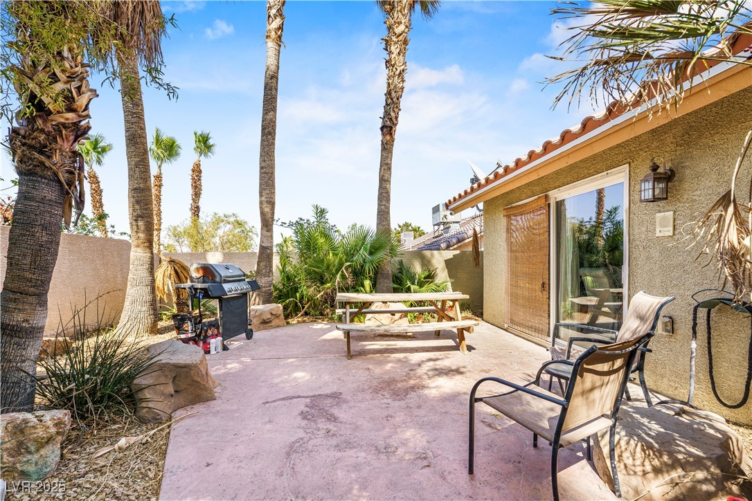 124 Beach Oak Avenue