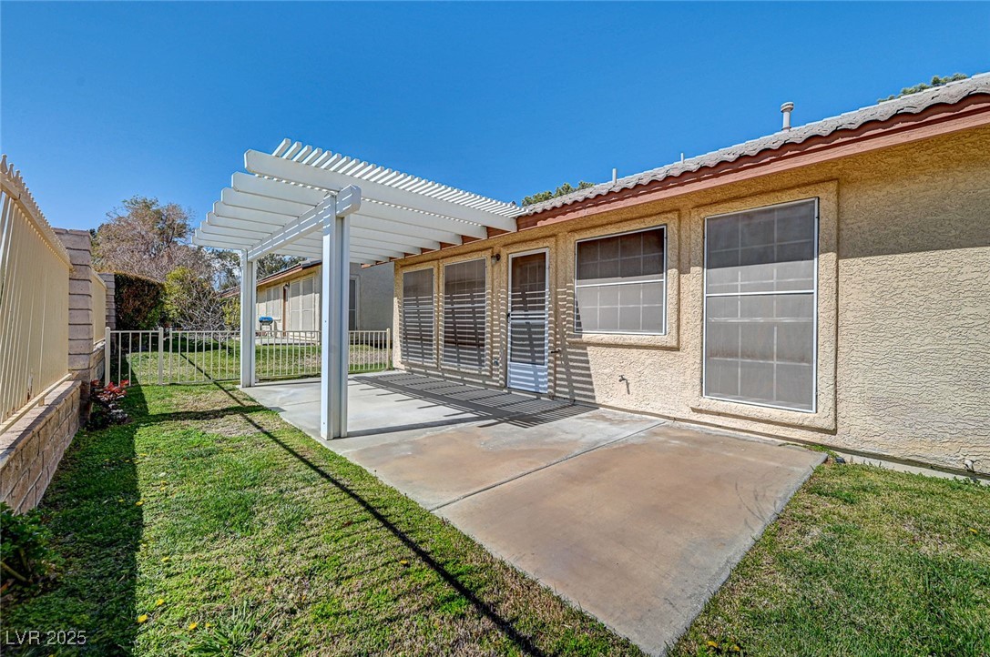 4821 Cedar Lawn Way