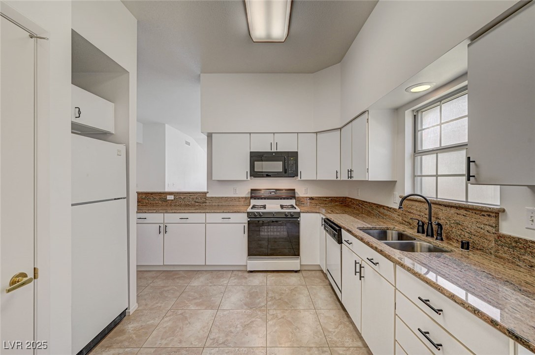 4821 Cedar Lawn Way