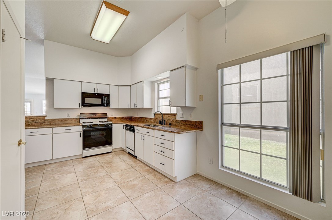 4821 Cedar Lawn Way
