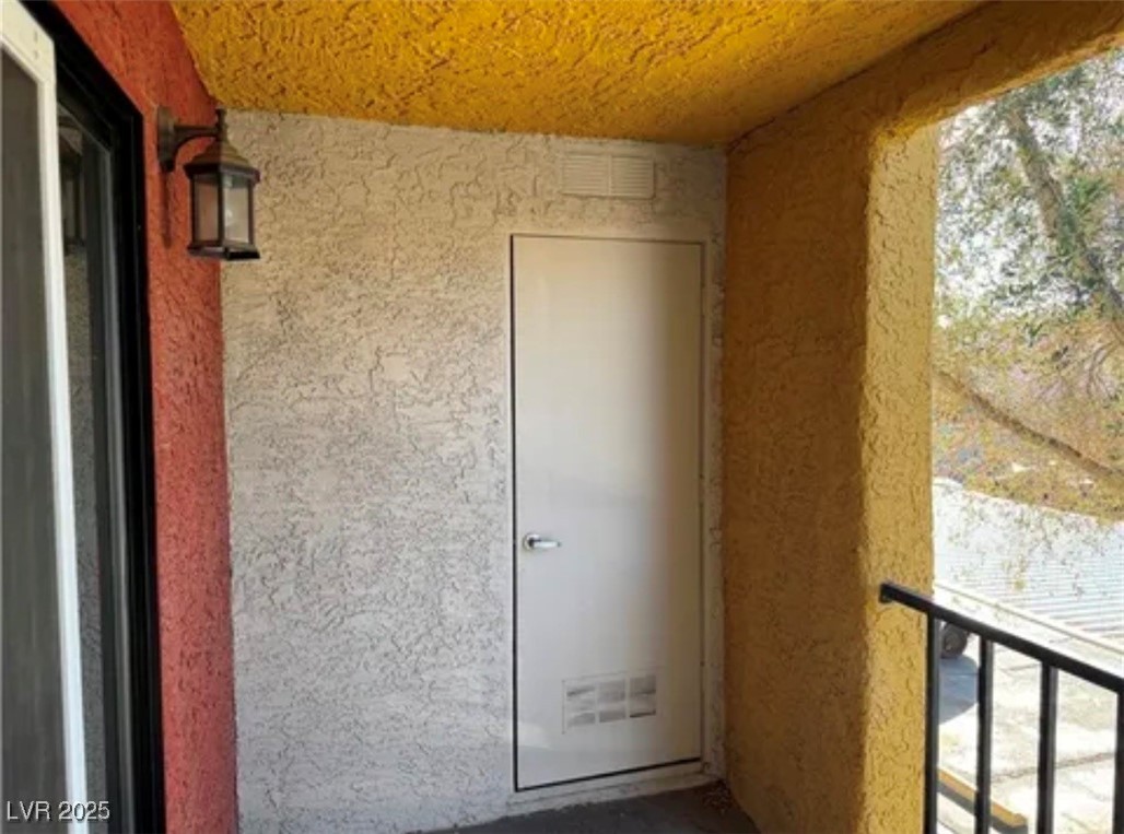 2700 North Rainbow Boulevard 2081