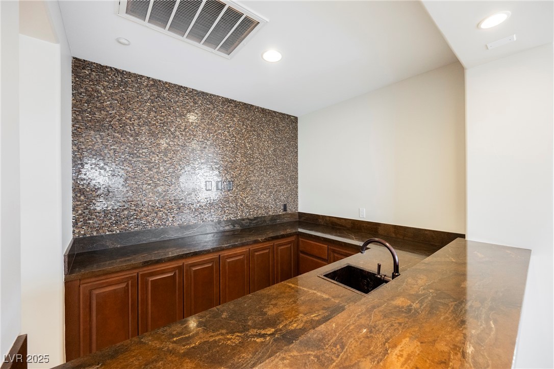 9220 Tesoras Drive 401