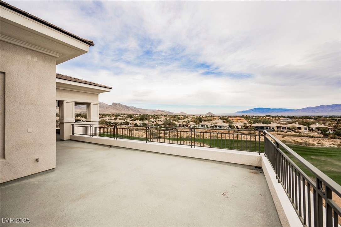 9220 Tesoras Drive 401