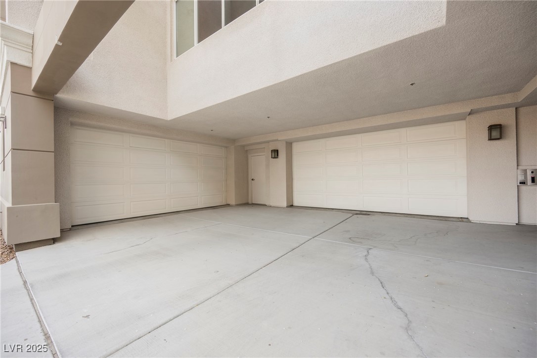 9220 Tesoras Drive 401