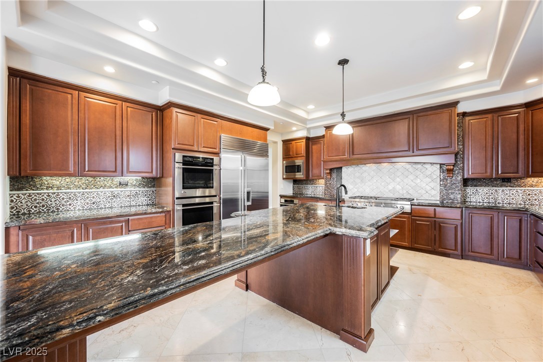 9220 Tesoras Drive 401