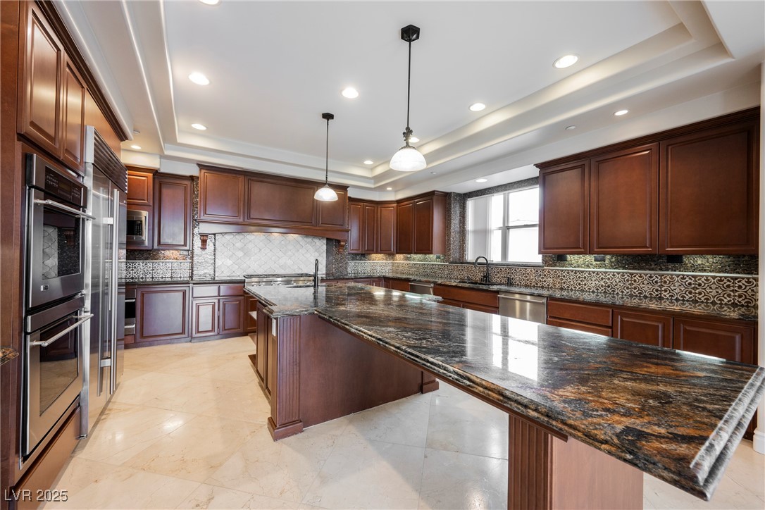 9220 Tesoras Drive 401