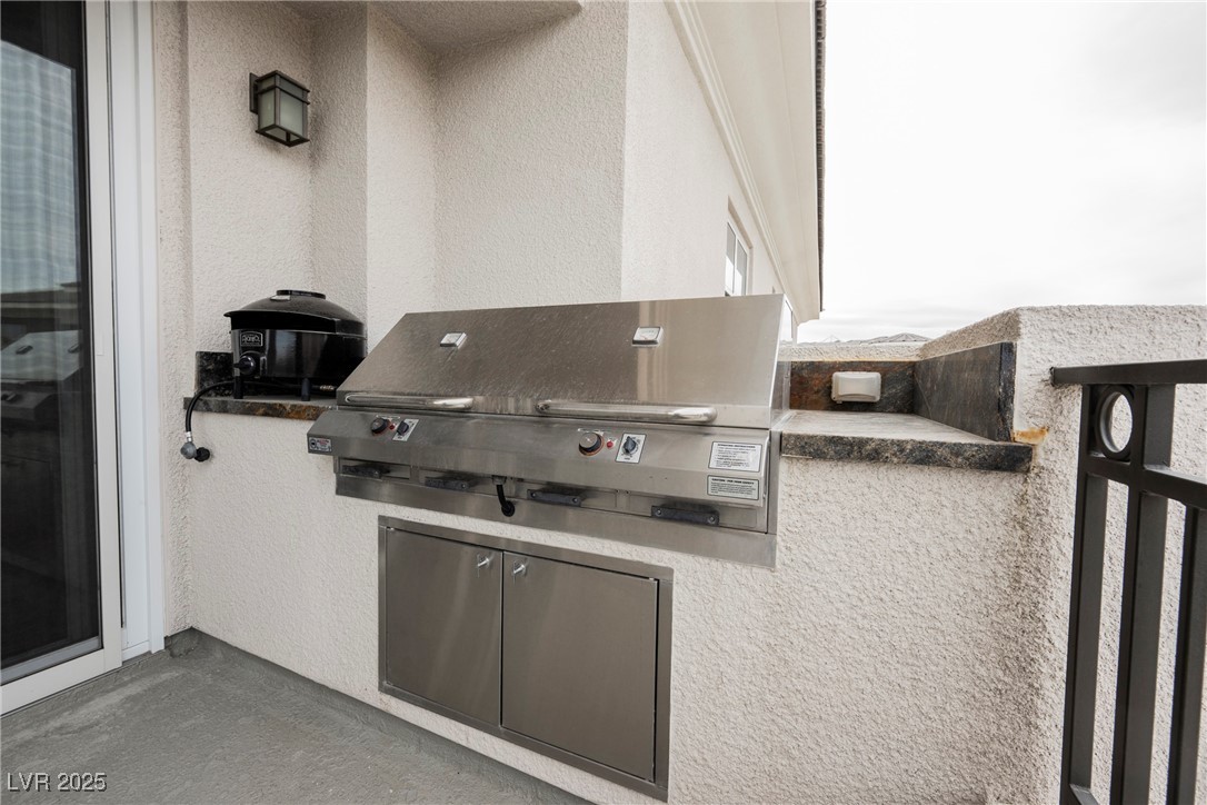 9220 Tesoras Drive 401