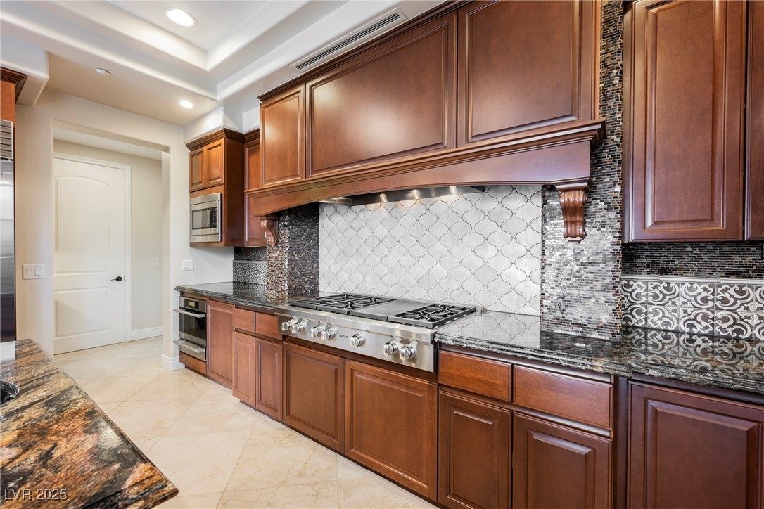 9220 Tesoras Drive 401