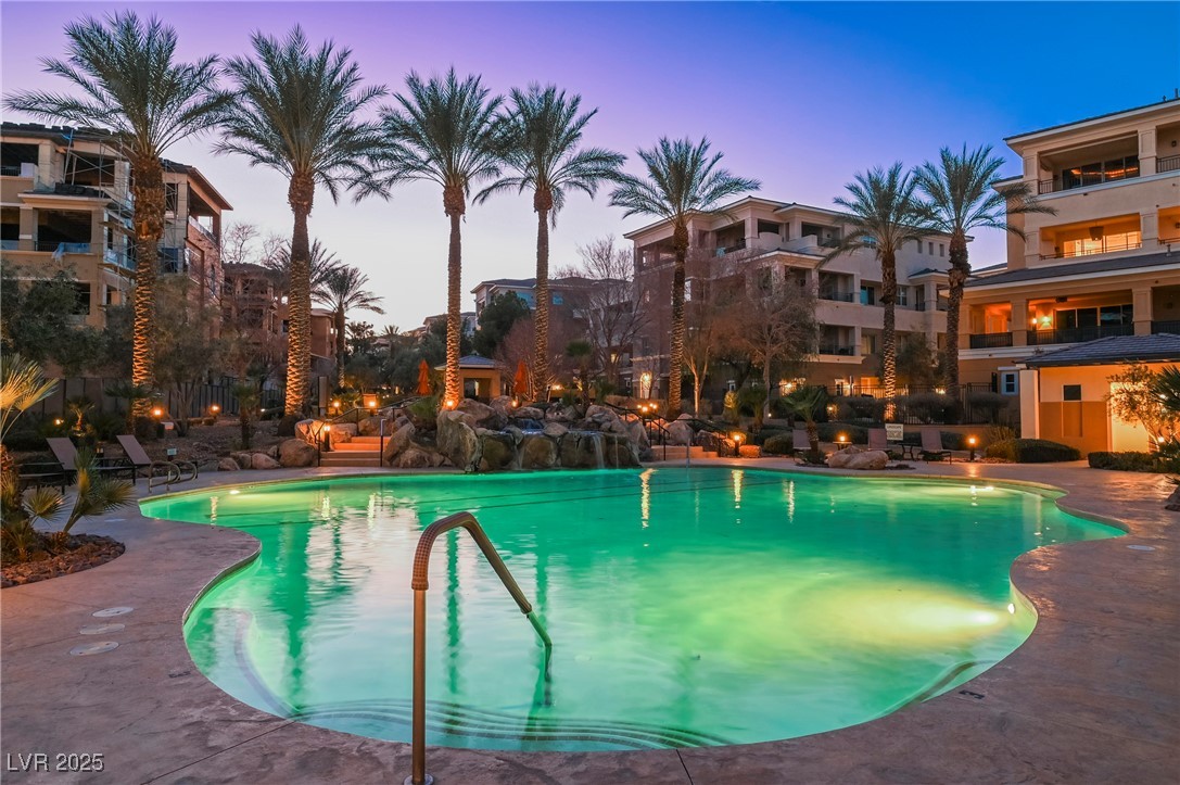 9220 Tesoras Drive 401