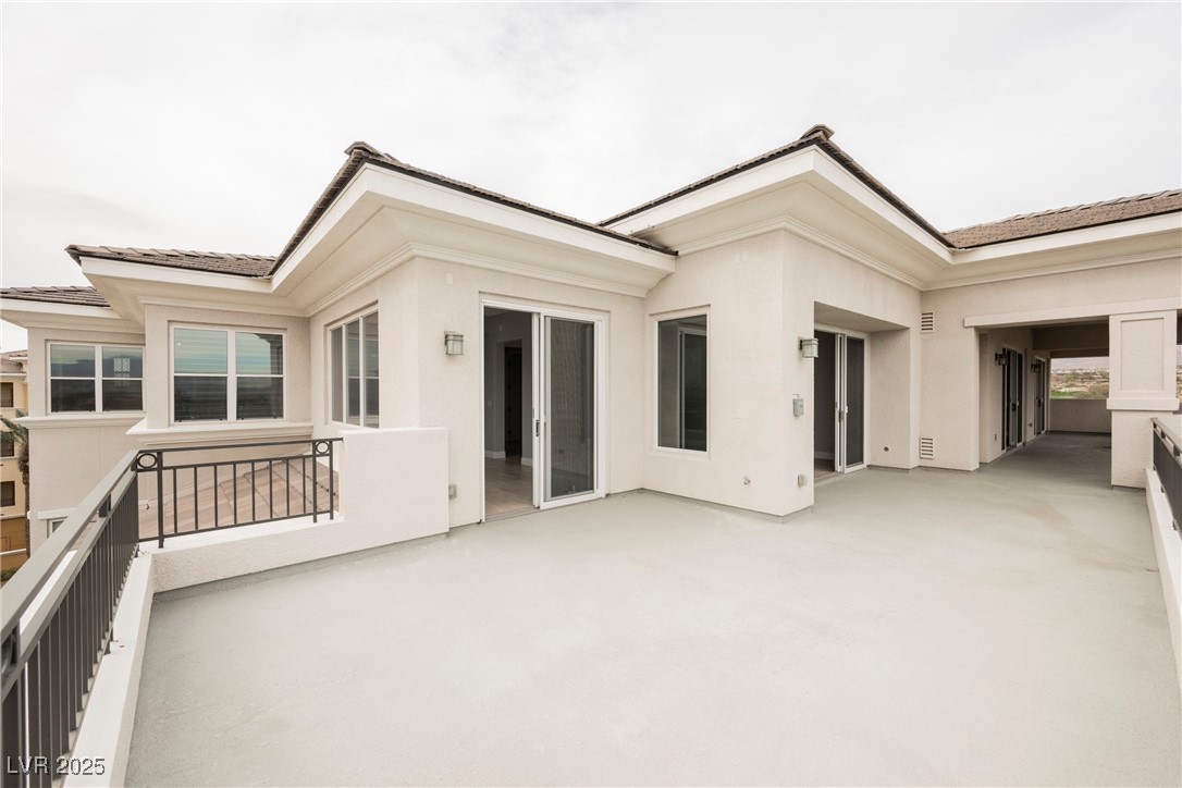 9220 Tesoras Drive 401