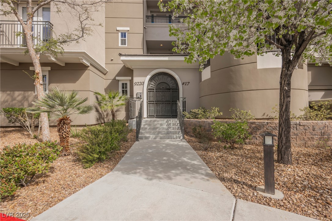 9220 Tesoras Drive 401
