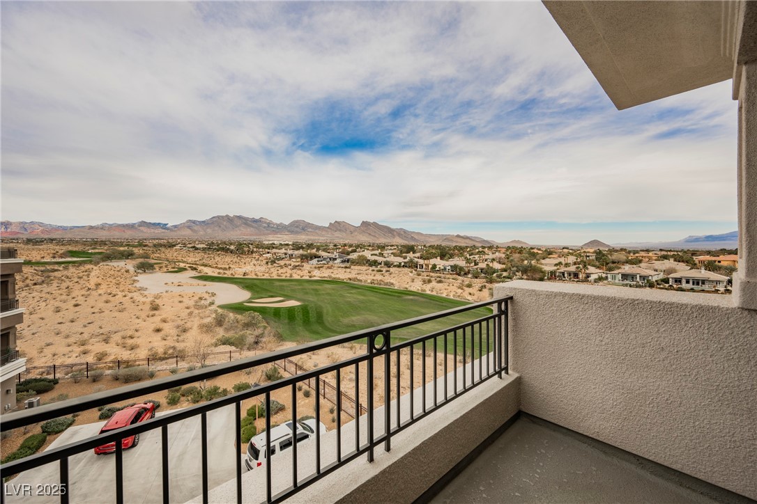 9220 Tesoras Drive 401