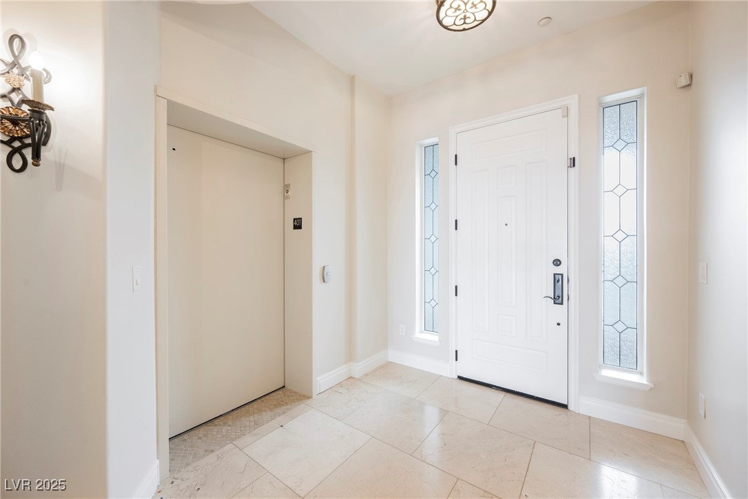 9220 Tesoras Drive 401