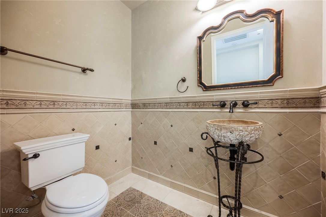 9220 Tesoras Drive 401