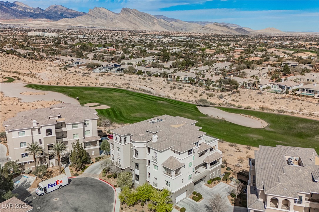 9220 Tesoras Drive 401