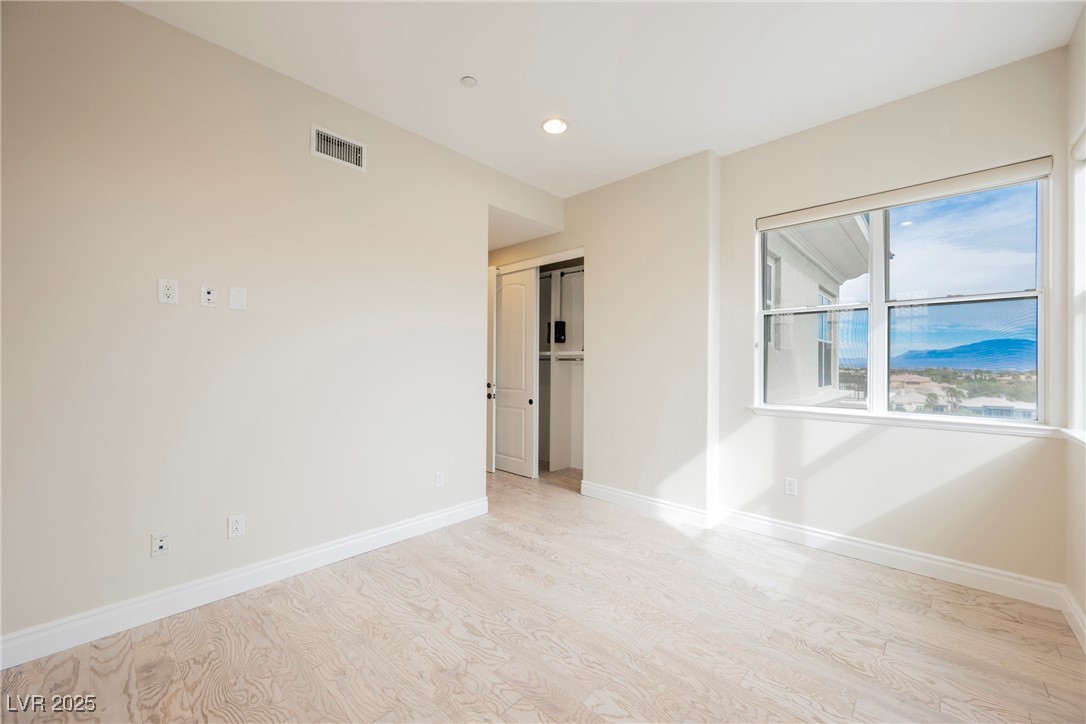 9220 Tesoras Drive 401