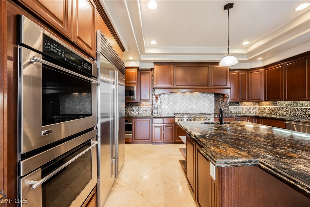 9220 Tesoras Drive 401