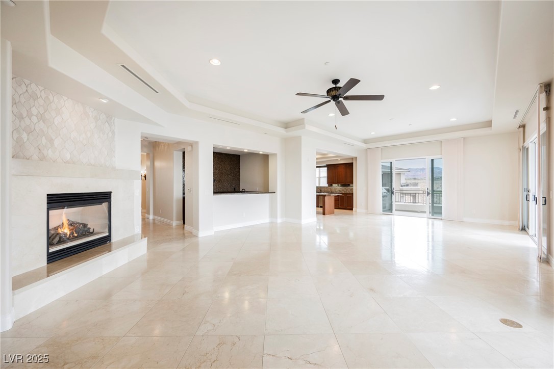 9220 Tesoras Drive 401