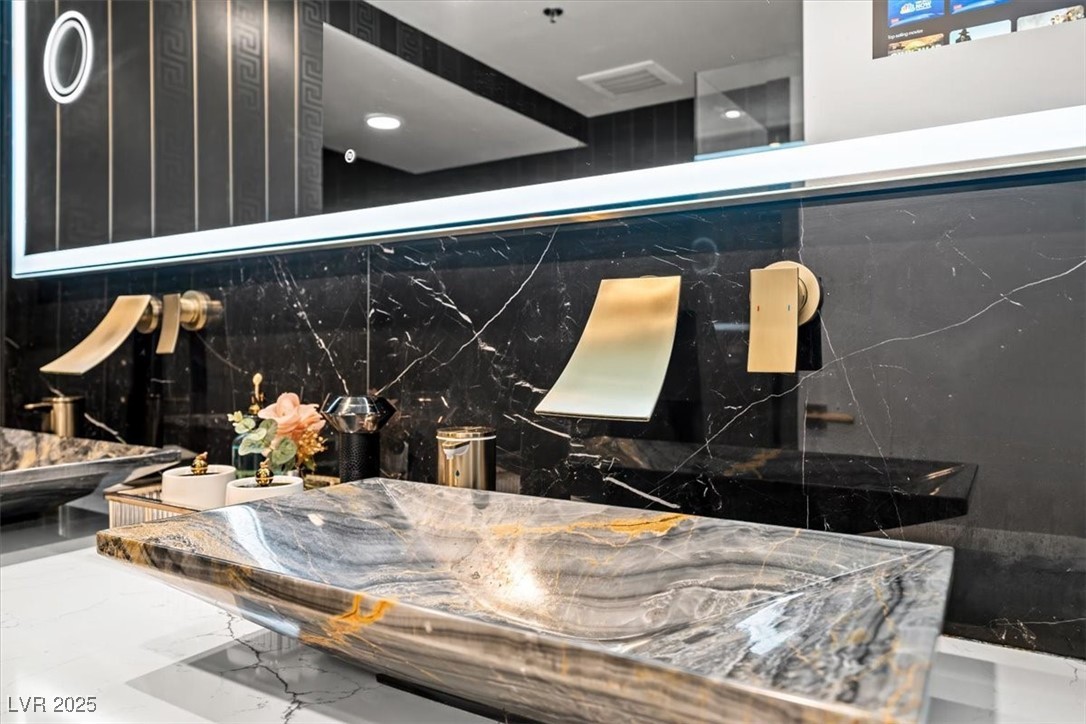 2700 Las Vegas Boulevard 1401