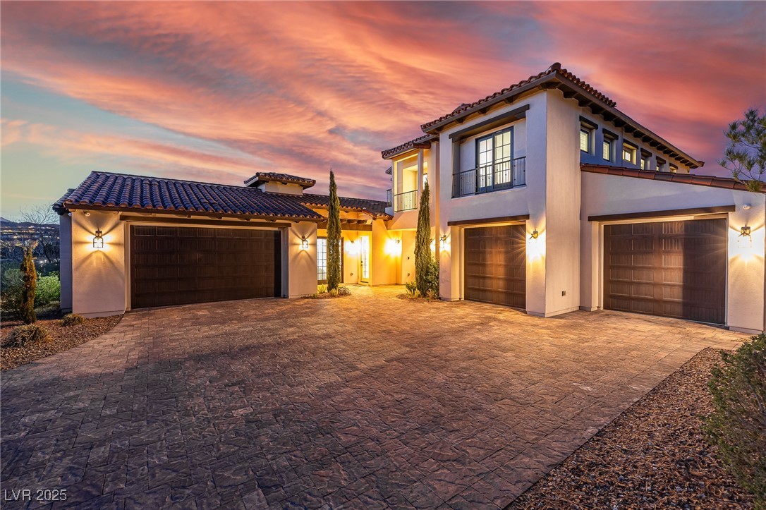 18 Grand Corniche Drive