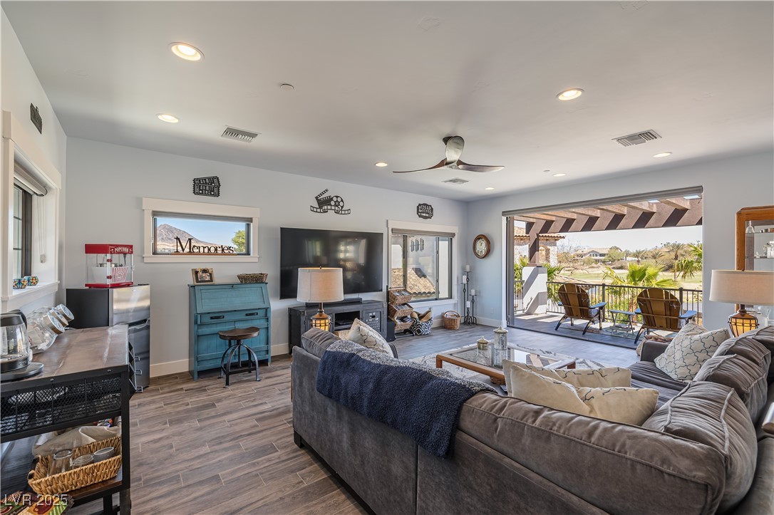18 Grand Corniche Drive